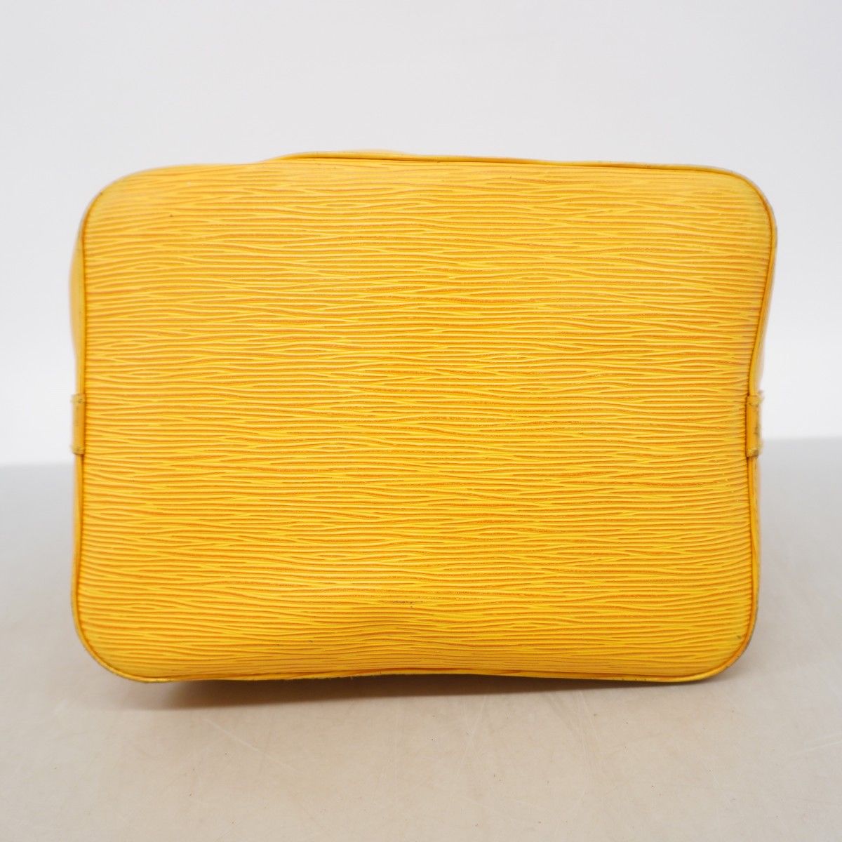 Louis Vuitton Shoulder Bag Epi Petit Noe Jaune — view 3