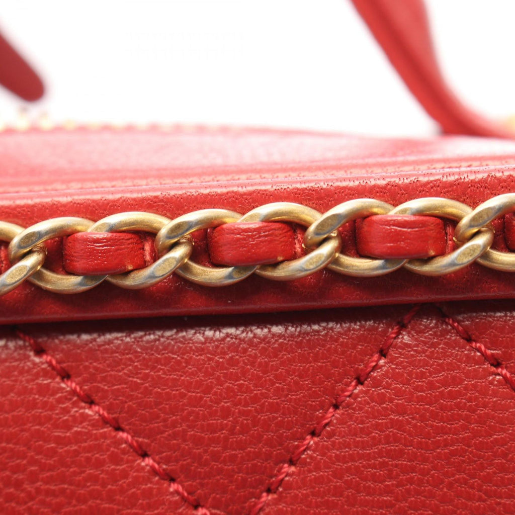 Chanel Shoulder Bag CC Filigree 2-Way Red Leather CC Quilted Vanity Chain — view 7