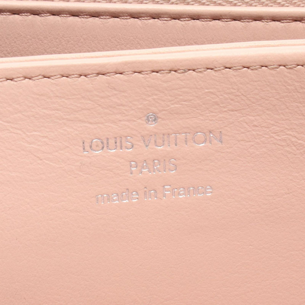 Louis Vuitton Round Wallet Zippy Mahina Magnolia Leather — view 4