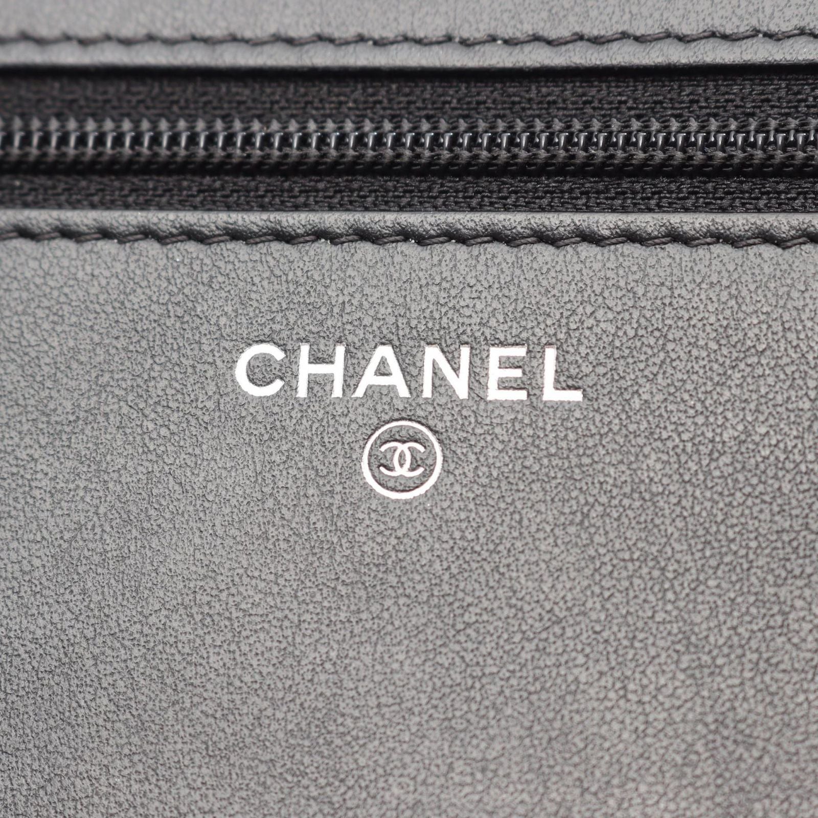 Chanel Shoulder Bag Gabrielle Black Leather Quilted Chain Wallet — view 5