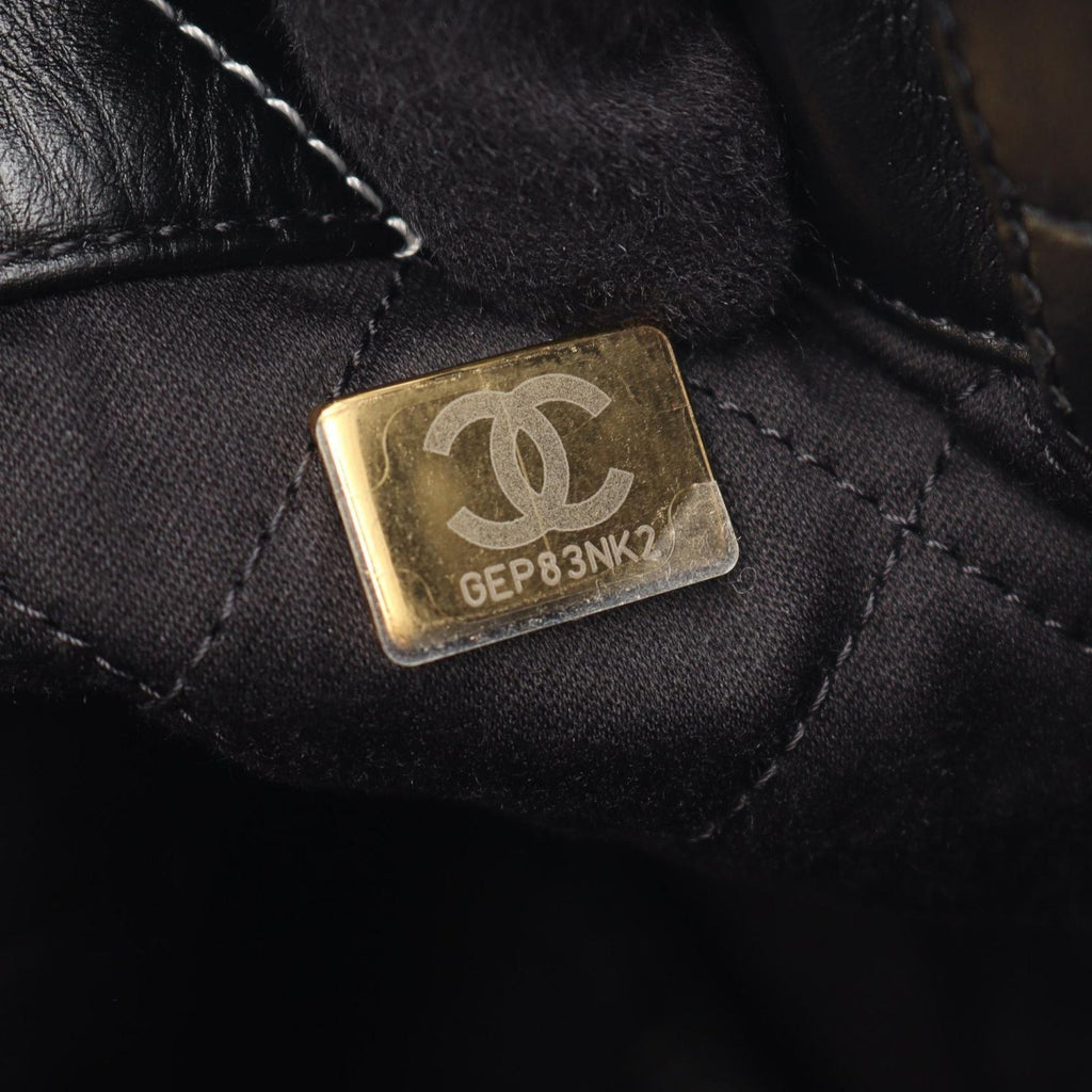 Chanel Backpack 22 Large Black Leather 22 Quilted Chain — view 5