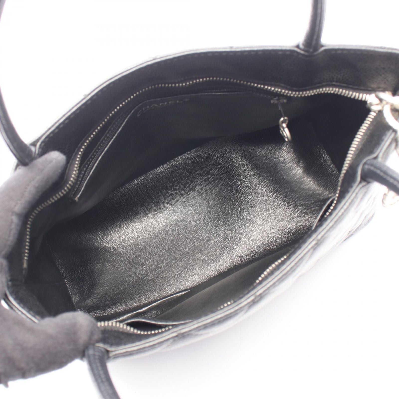 Chanel Tote Reissue Black Caviar Leather — view 3