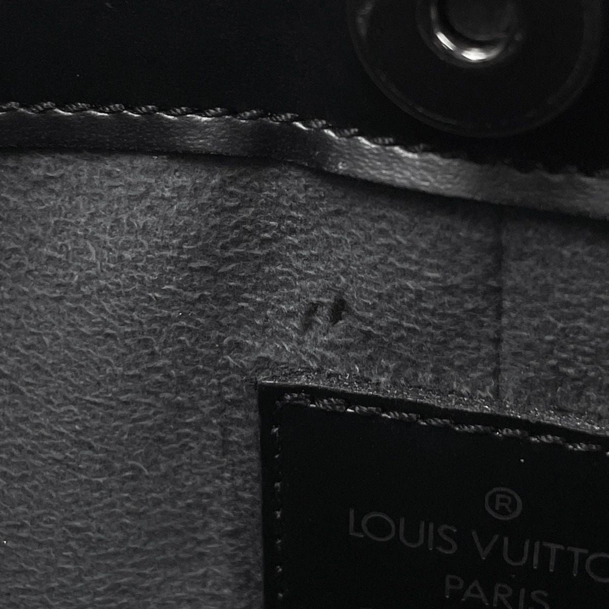 Louis Vuitton Pochette Demilune Shoulder Bag Epi Noir — view 5