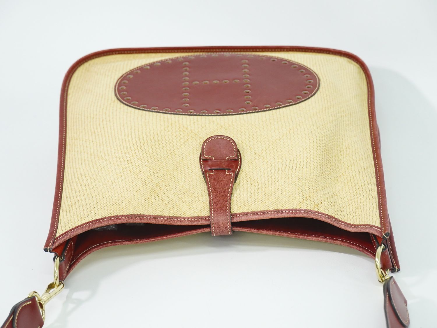 Hermes Evelyne 1 GM Pana Must Low Shoulder Bag Beige — view 5