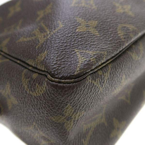 Louis Vuitton Monogram Cosmetic Pouch 28 — view 5