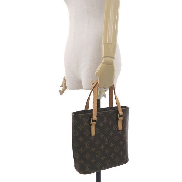 Louis Vuitton Monogram Vavin PM Clutch — view 9