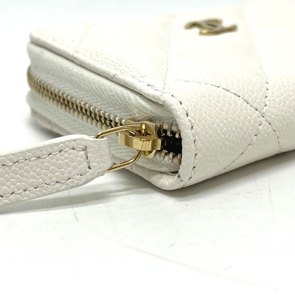 Chanel Coin Case Classic Zip Caviar Leather White — view 3