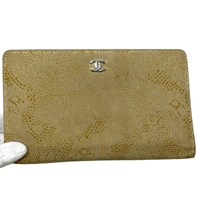Chanel Bifold Wallet Beige Lace Ismore Ghost Skin CC Logo Folding — view 9