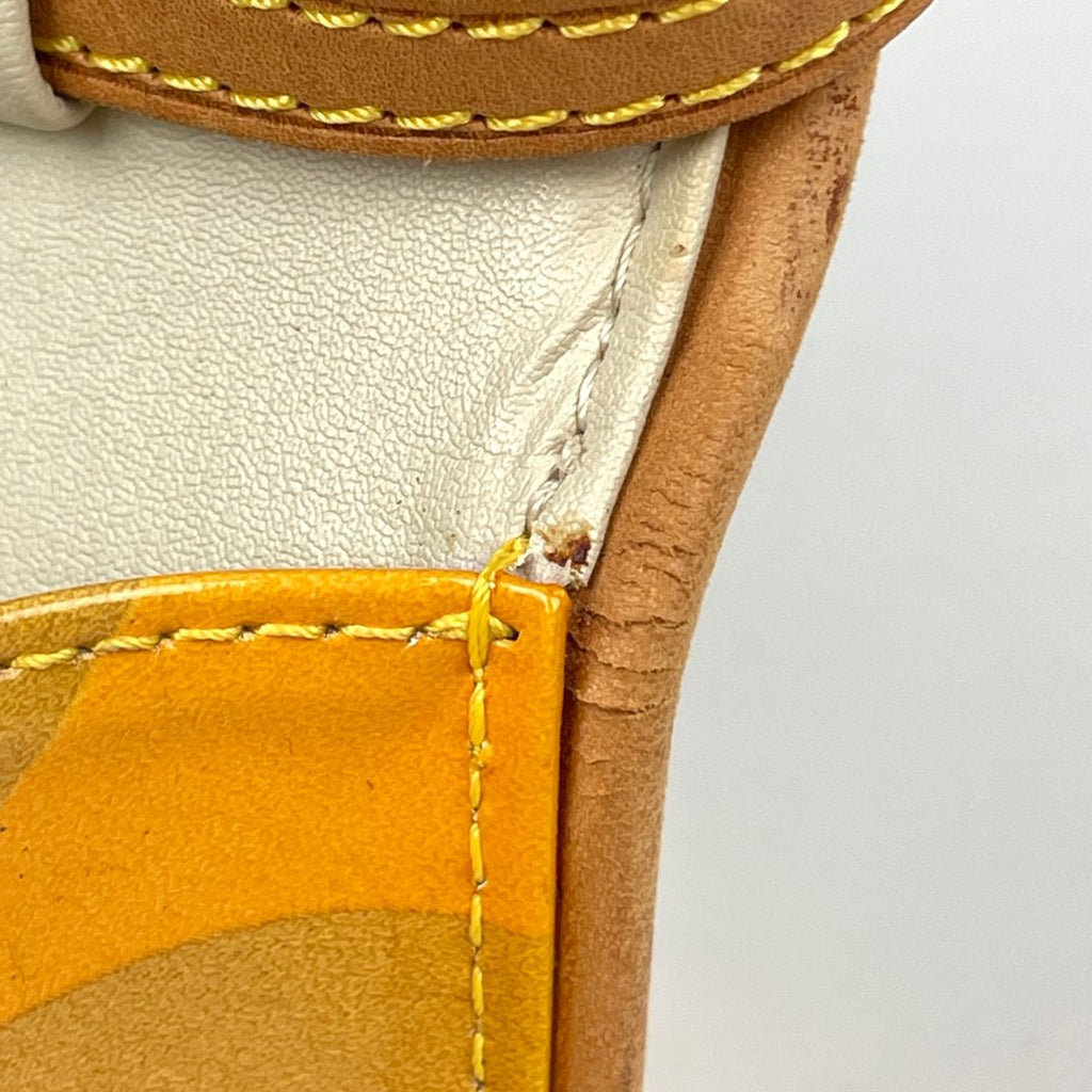 Louis Vuitton Pochette Full Shoulder Bag Monogram Vernis Yellow — view 9