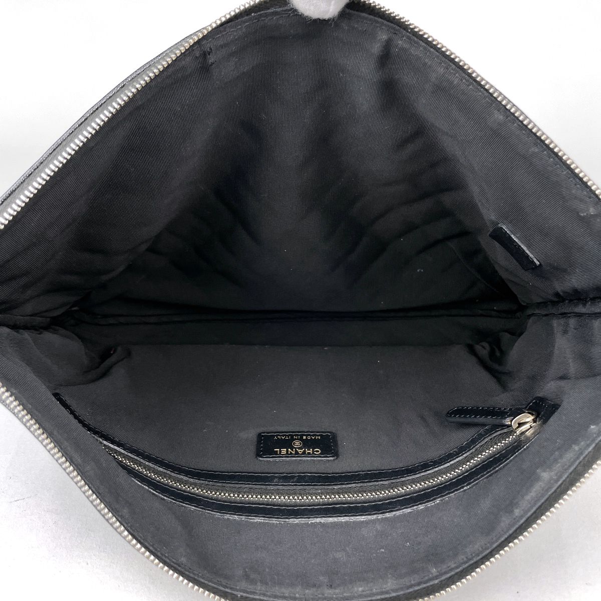 Chanel Boy Clutch CC Logo Quilted Caviar Leather Black — view 9