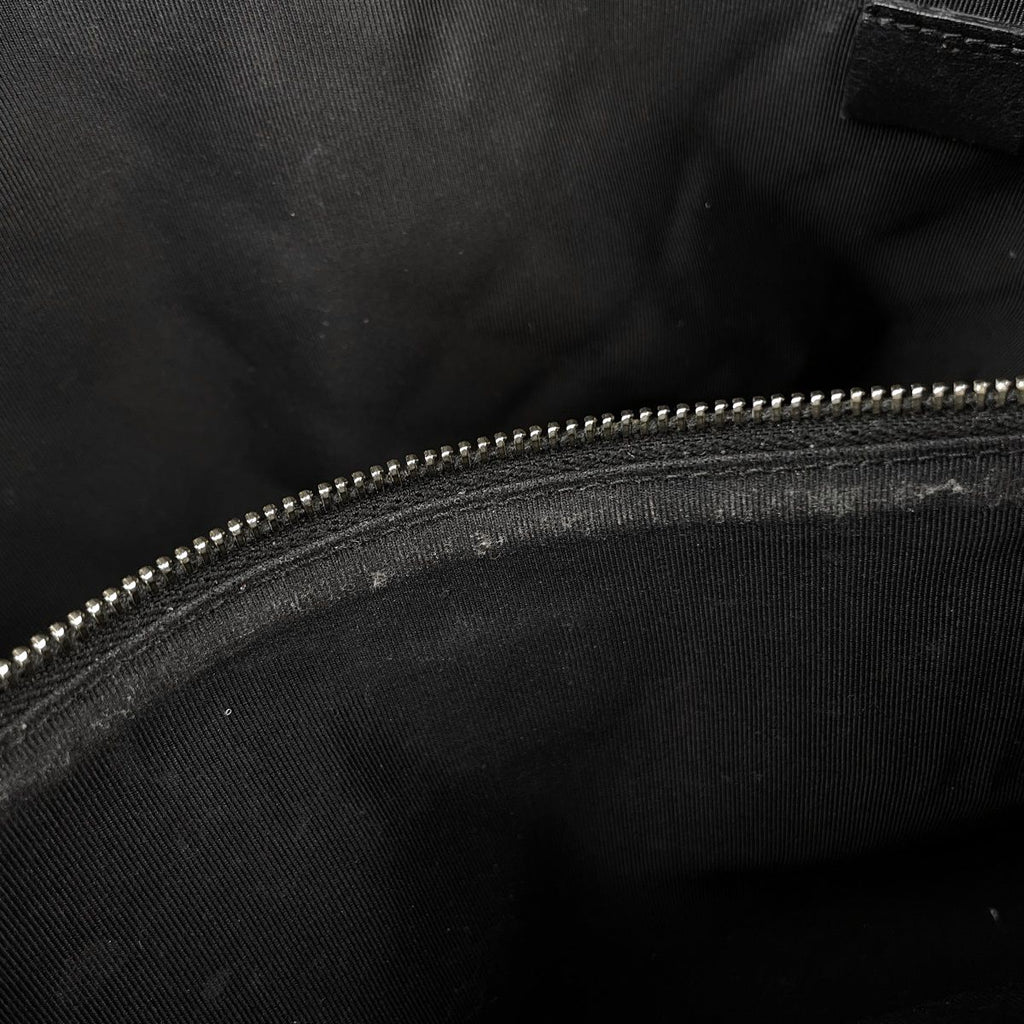 Chanel Boy Clutch CC Logo Quilted Caviar Leather Black — view 8