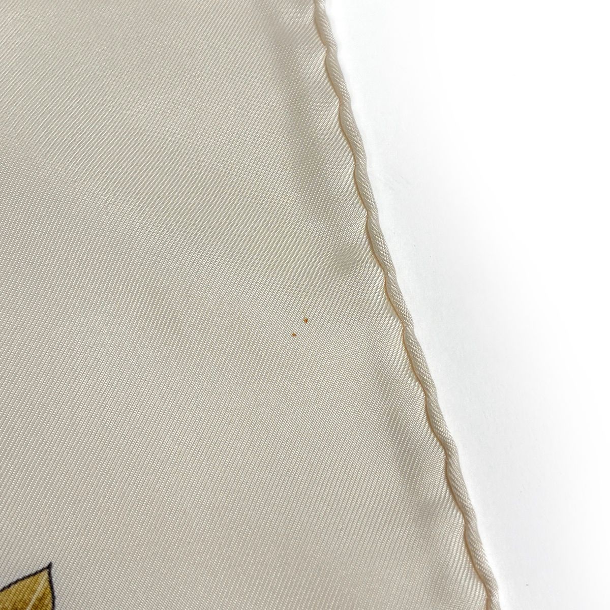 Hermes Carre 90 Vendanges Grape Harvest Scarf Silk Yellow Ivory — view 5
