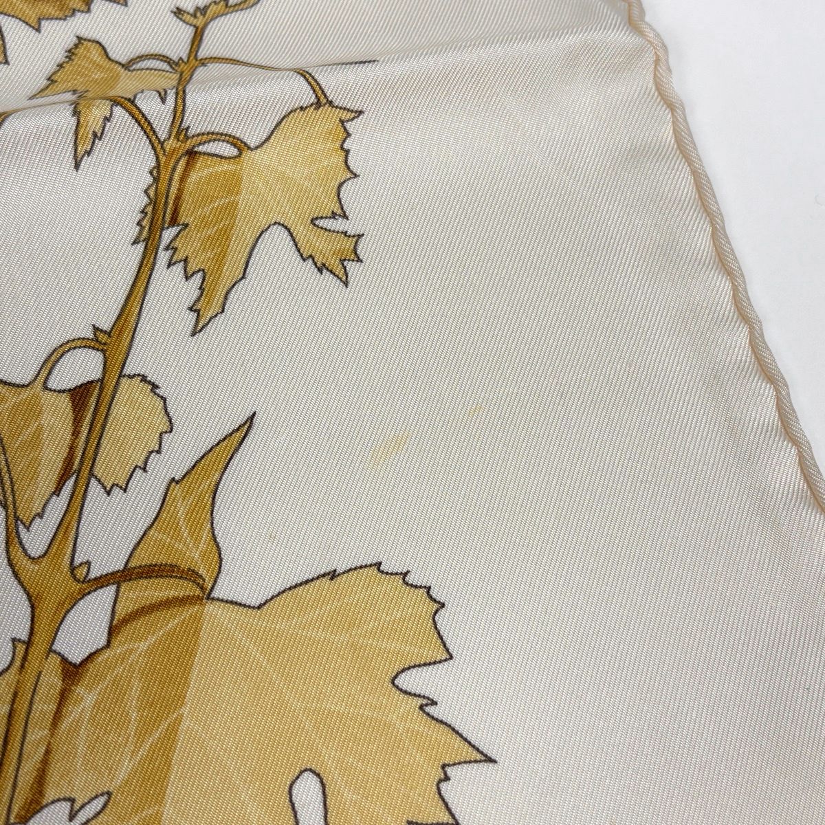 Hermes Carre 90 Vendanges Grape Harvest Scarf Silk Yellow Ivory — view 4