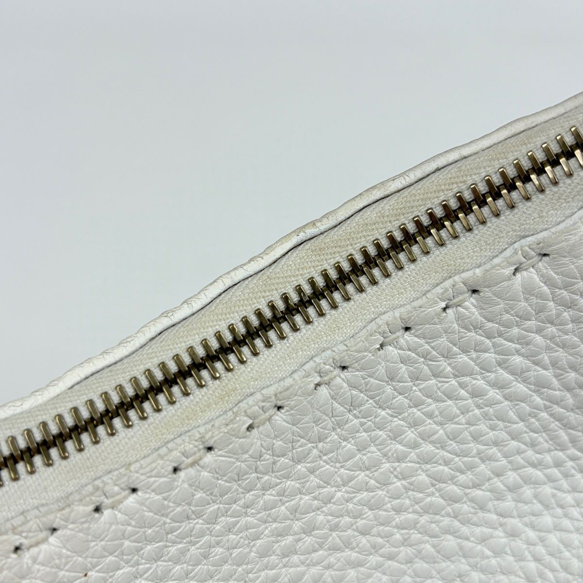Fendi Selleria Shoulder Bag Leather White — view 5