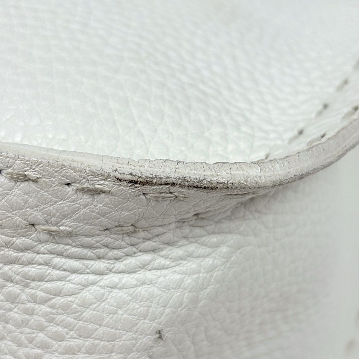 Fendi Selleria Shoulder Bag Leather White — view 3
