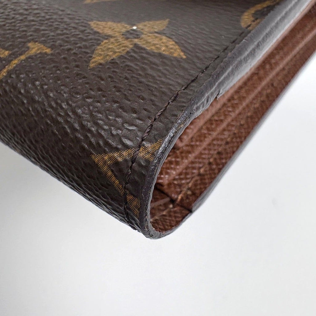Louis Vuitton Portefeuille Alexandra Trifold Wallet Monogram Brown — view 3