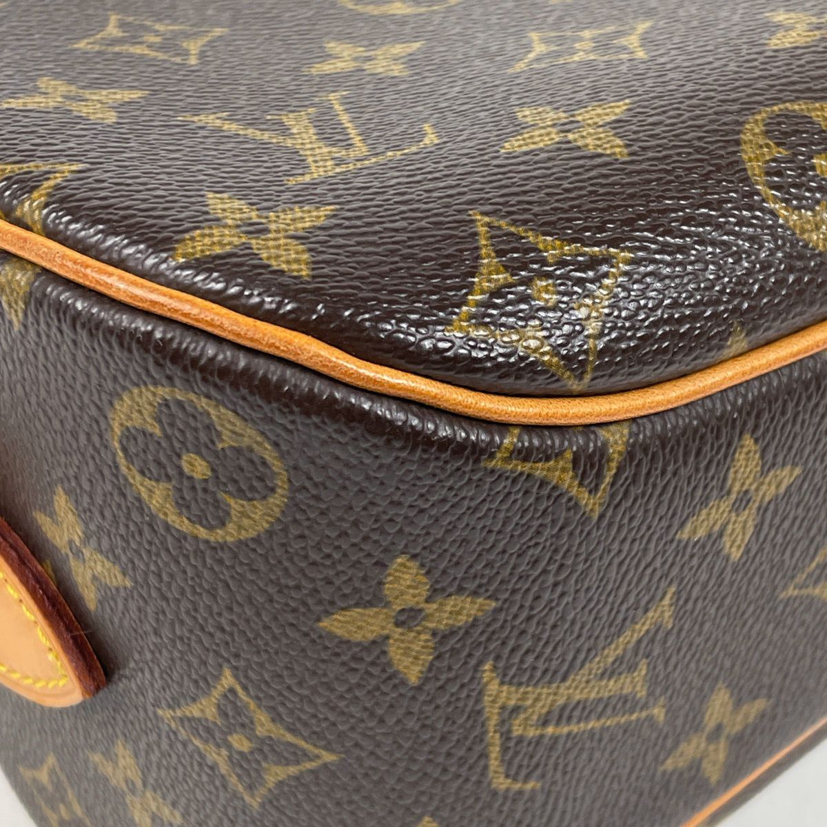 Louis Vuitton Blois Crossbody Shoulder Bag Monogram Brown — view 3