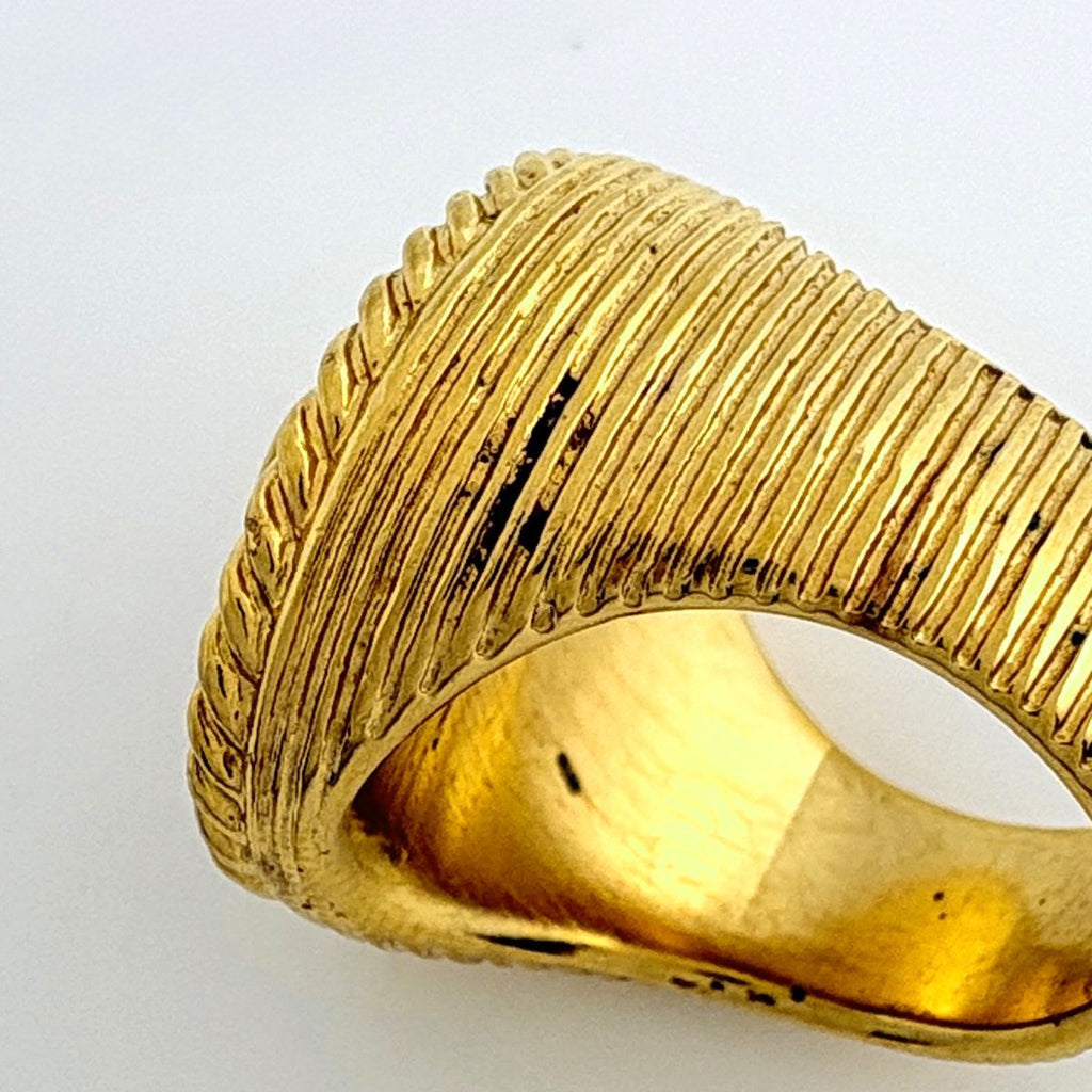 Chanel CC Logo Ring Gold Plated — view 4