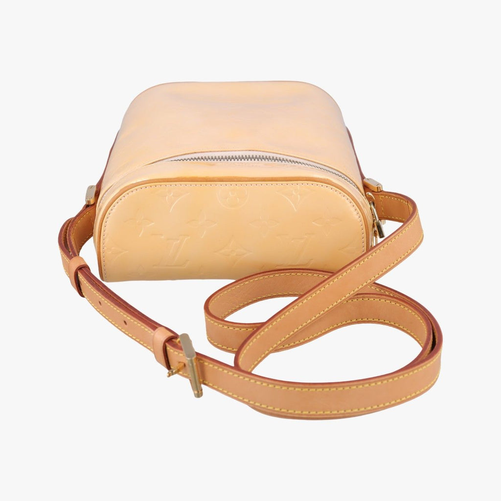 Louis Vuitton Sullivan Vertical Marshmallow Pink Vernis Shoulder — view 8