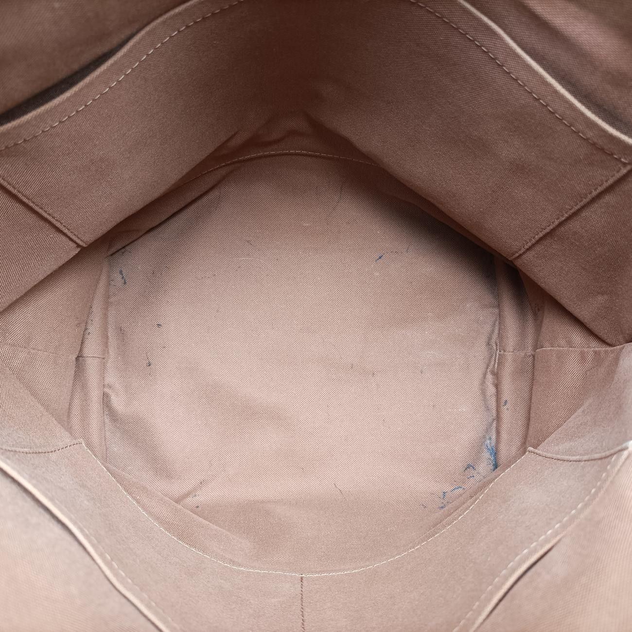 Louis Vuitton Totally MM Monogram Brown Canvas Handbag — view 9