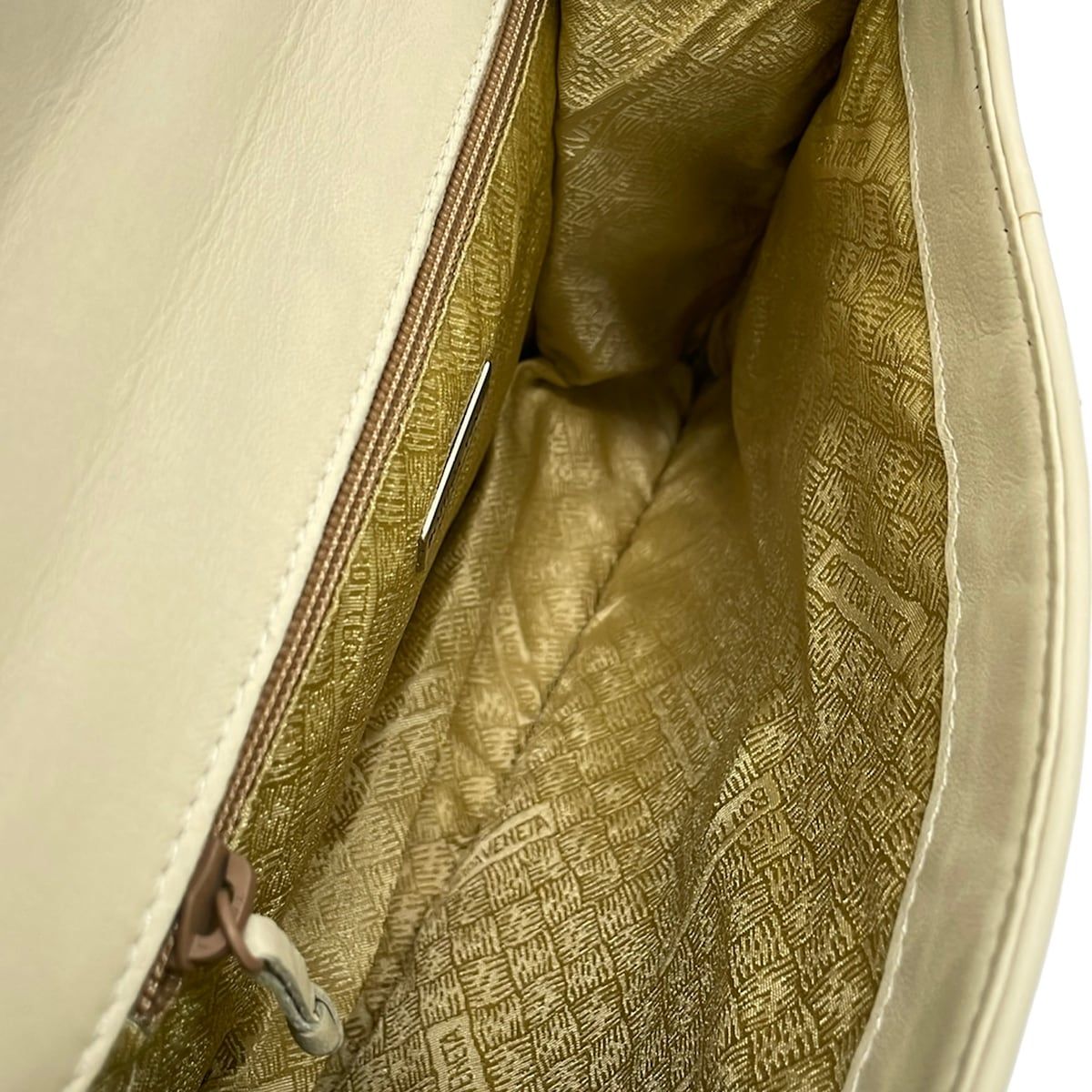 Bottega Veneta Shoulder Bag Ivory Silver Intrecciato Leather — view 7