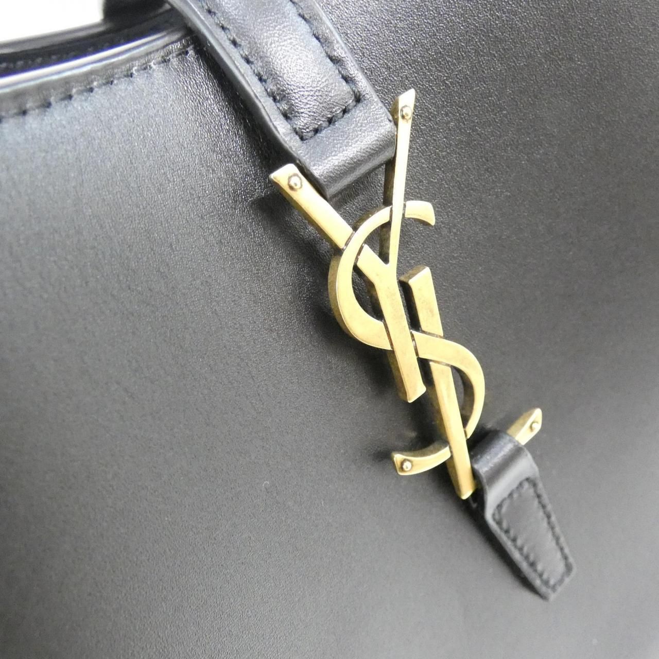 Saint Laurent le 37 — view 4