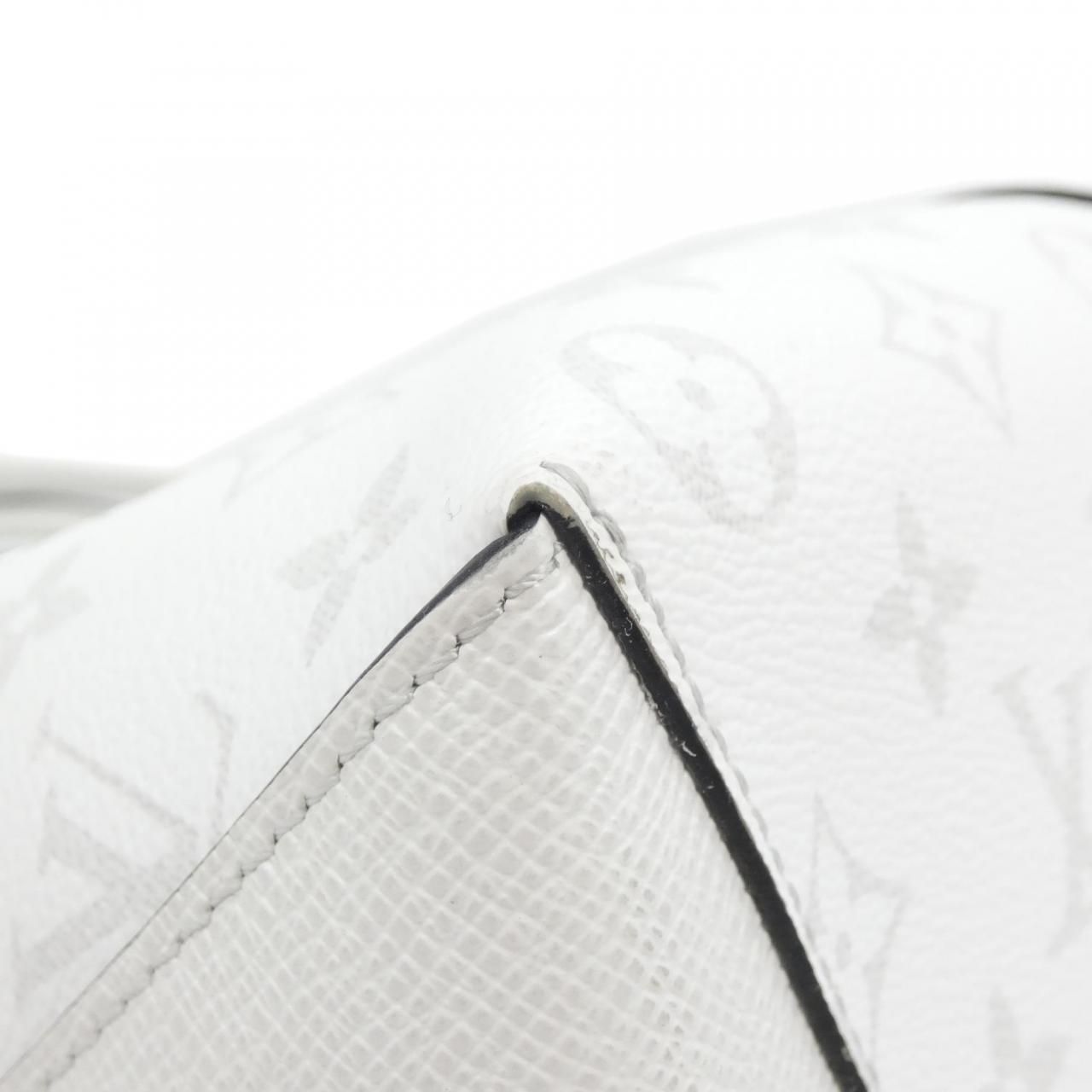 Louis Vuitton Taiga Rama Weekend Tote — view 2