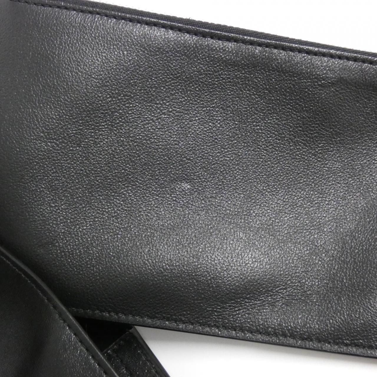 Saint Laurent Gold Hobo Aadtx — view 9