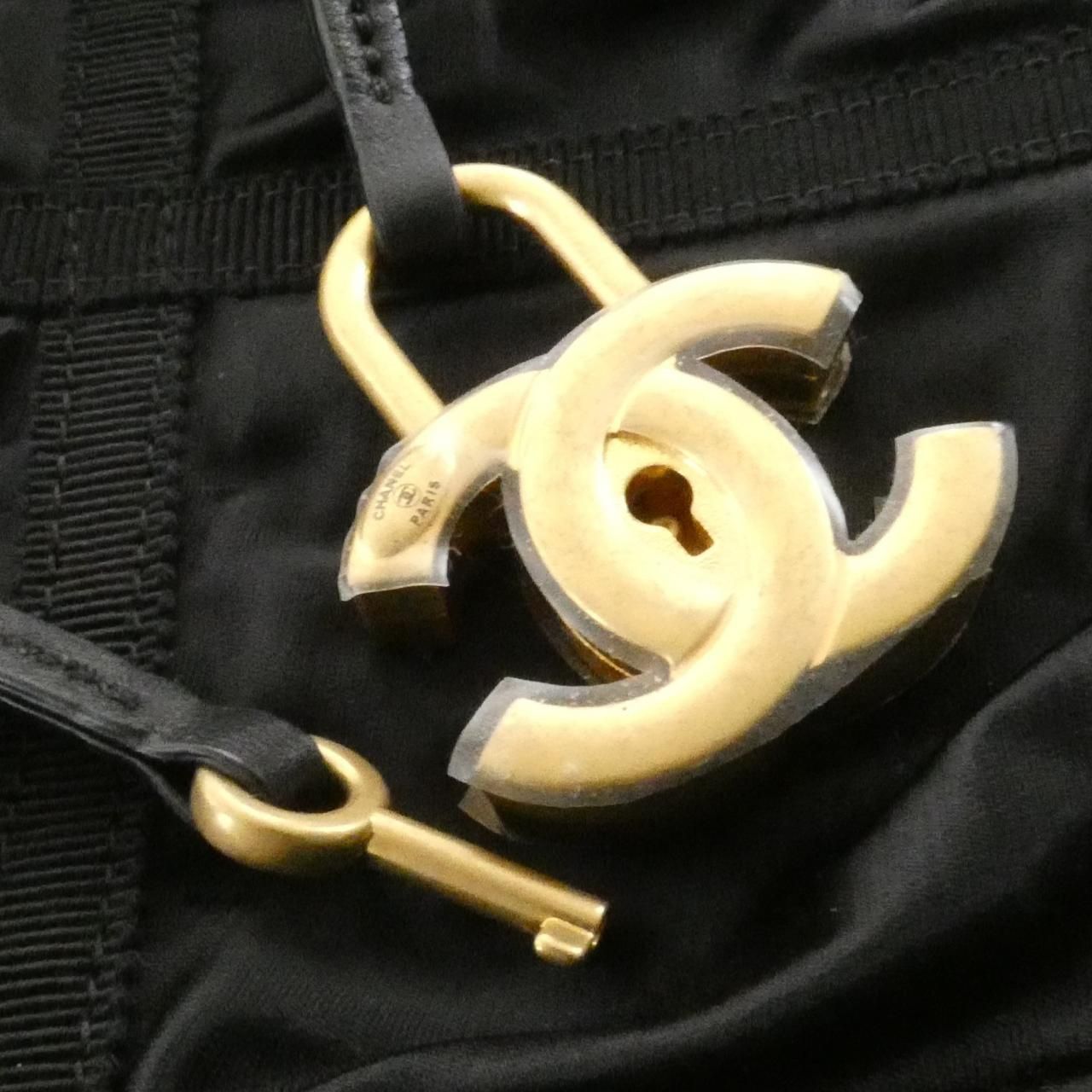 Chanel Boston Bag Travel Bags Black — view 4
