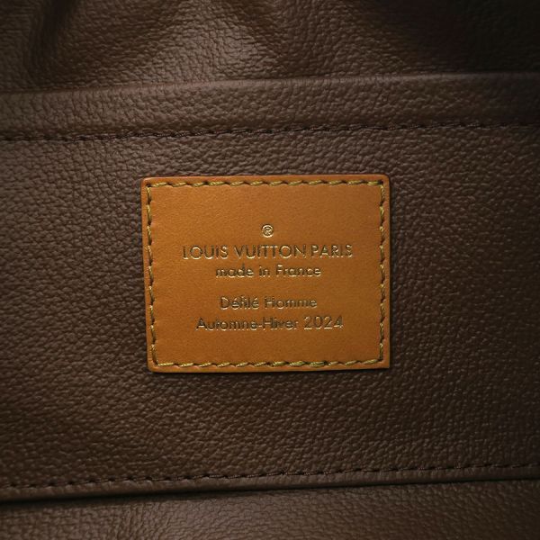 Louis Vuitton Rocca Dopp Kit Clutch — view 8