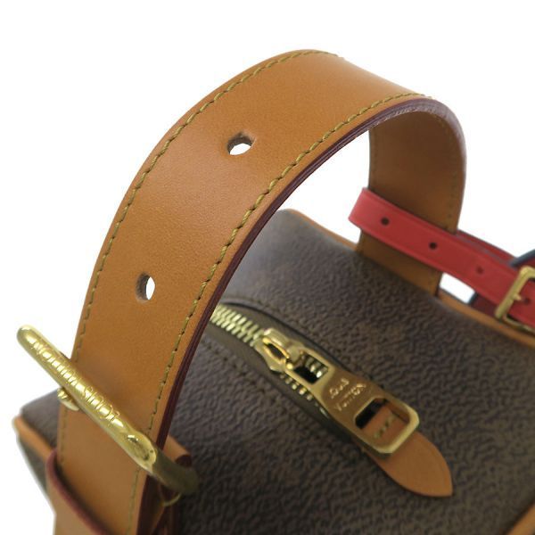 Louis Vuitton Rocca Dopp Kit Clutch — view 5