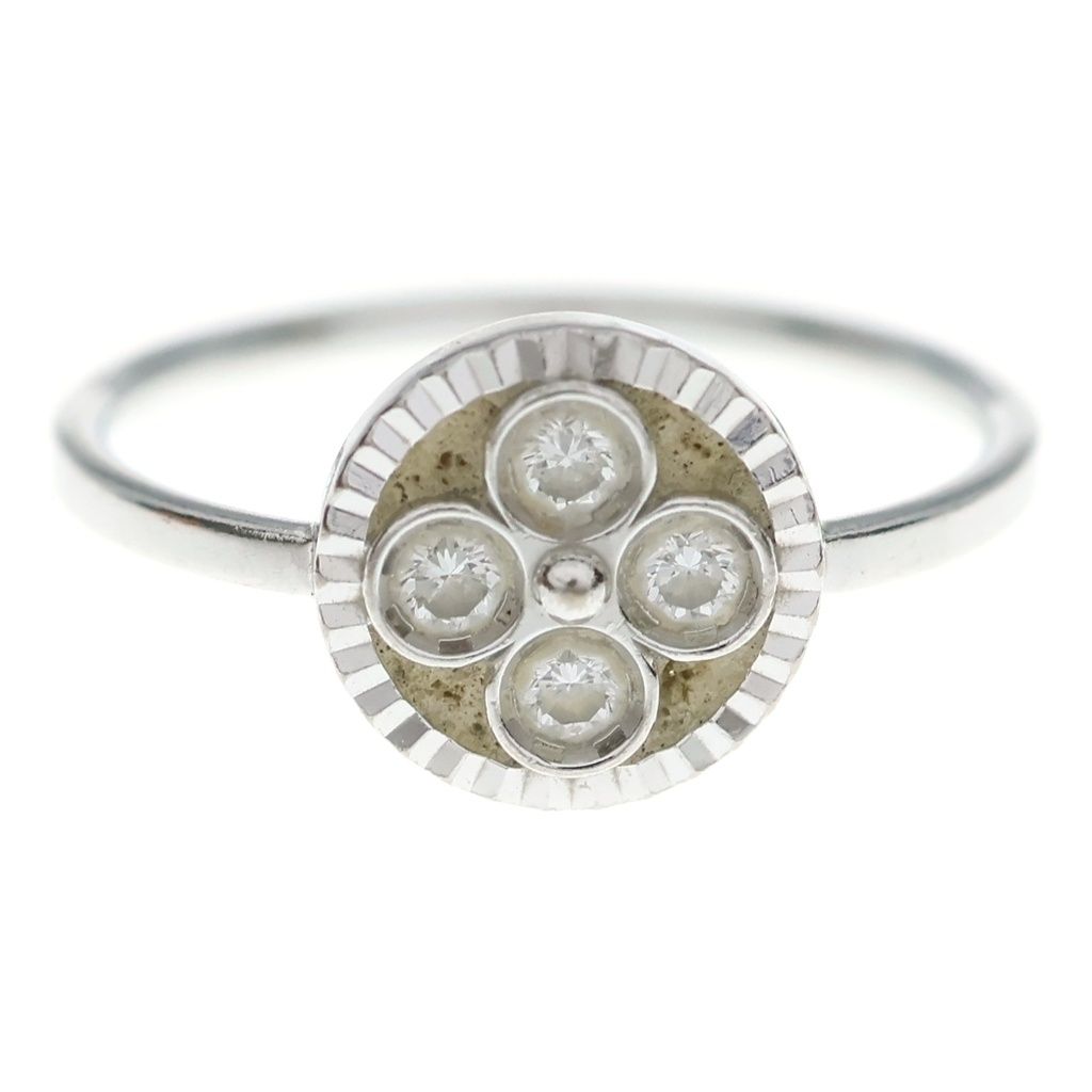 Louis Vuitton Bague Sunblossom Diamond Ring White Gold — view 4