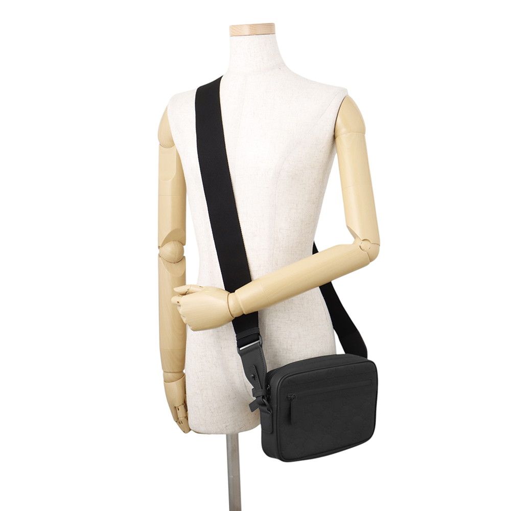 Gucci Shoulder Bag GG Rubber Effect Black — view 4