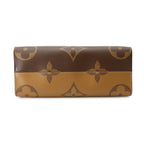Louis Vuitton Tote Monogram Reverse Giant On The Go MM Handbag 2-Way — view 3