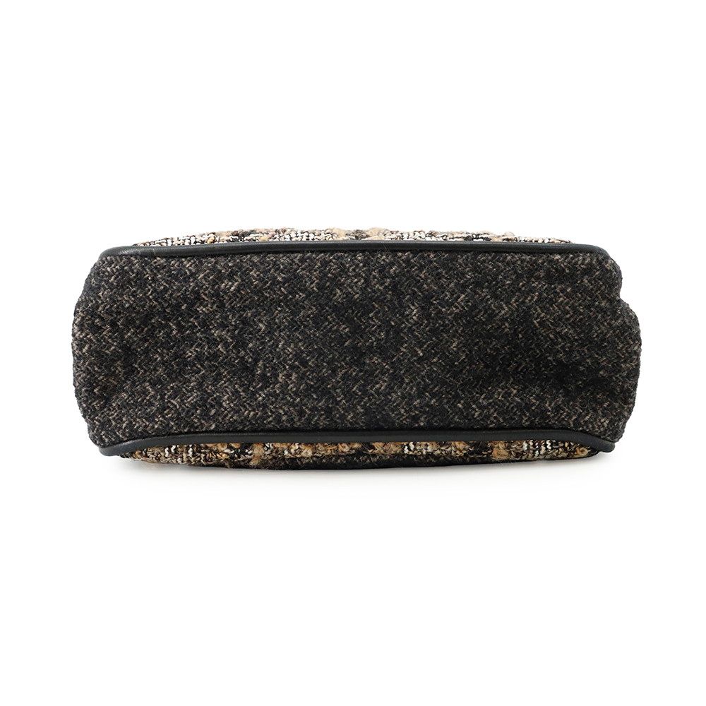 Chanel Shoulder Bag CC Logo Quilted Tweed Black — view 3