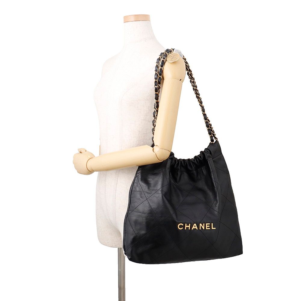 Chanel Chain Shoulder Bag 22 Calf Leather Black — view 4