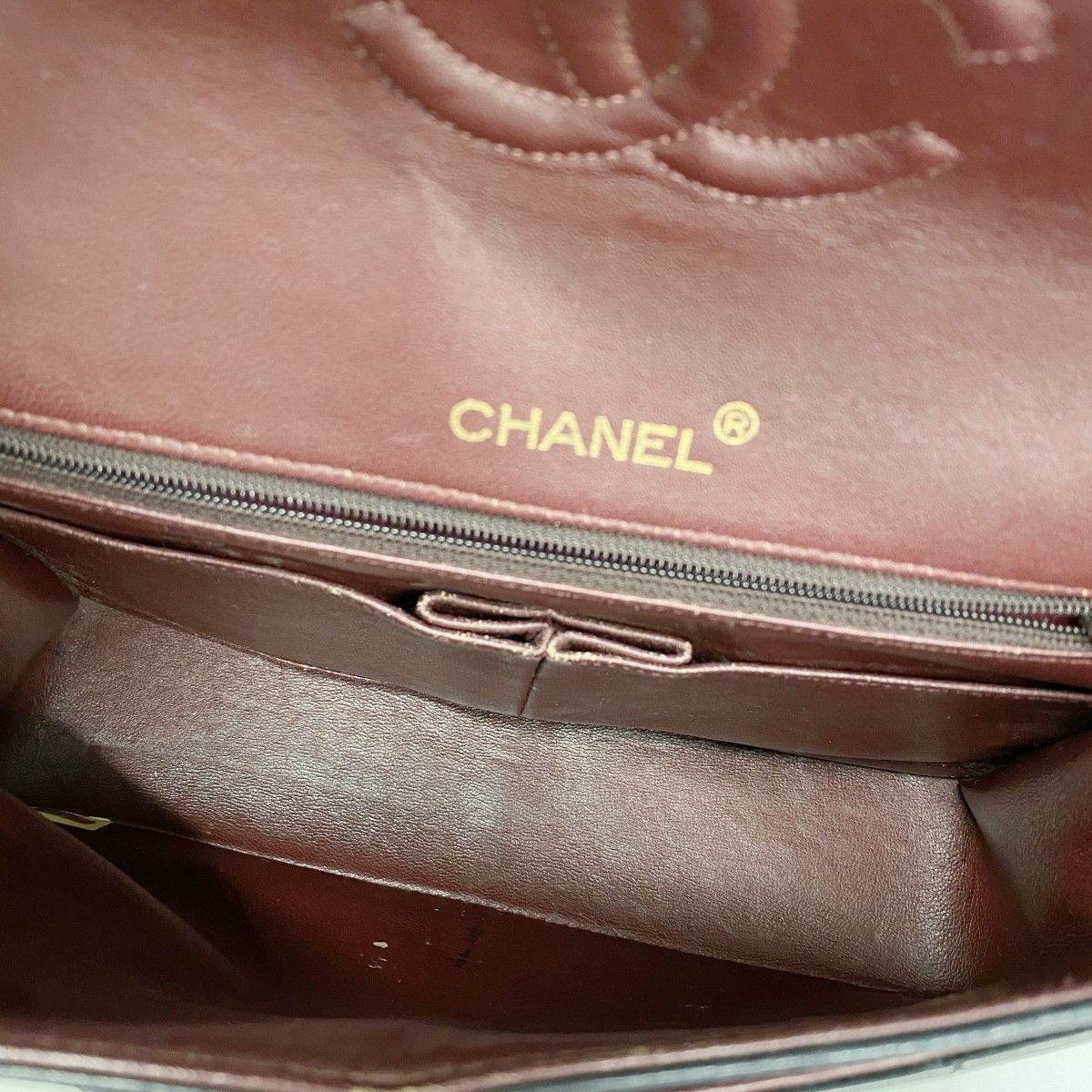 Chanel Shoulder Bag Quilted Lambskin Black Gold — view 4