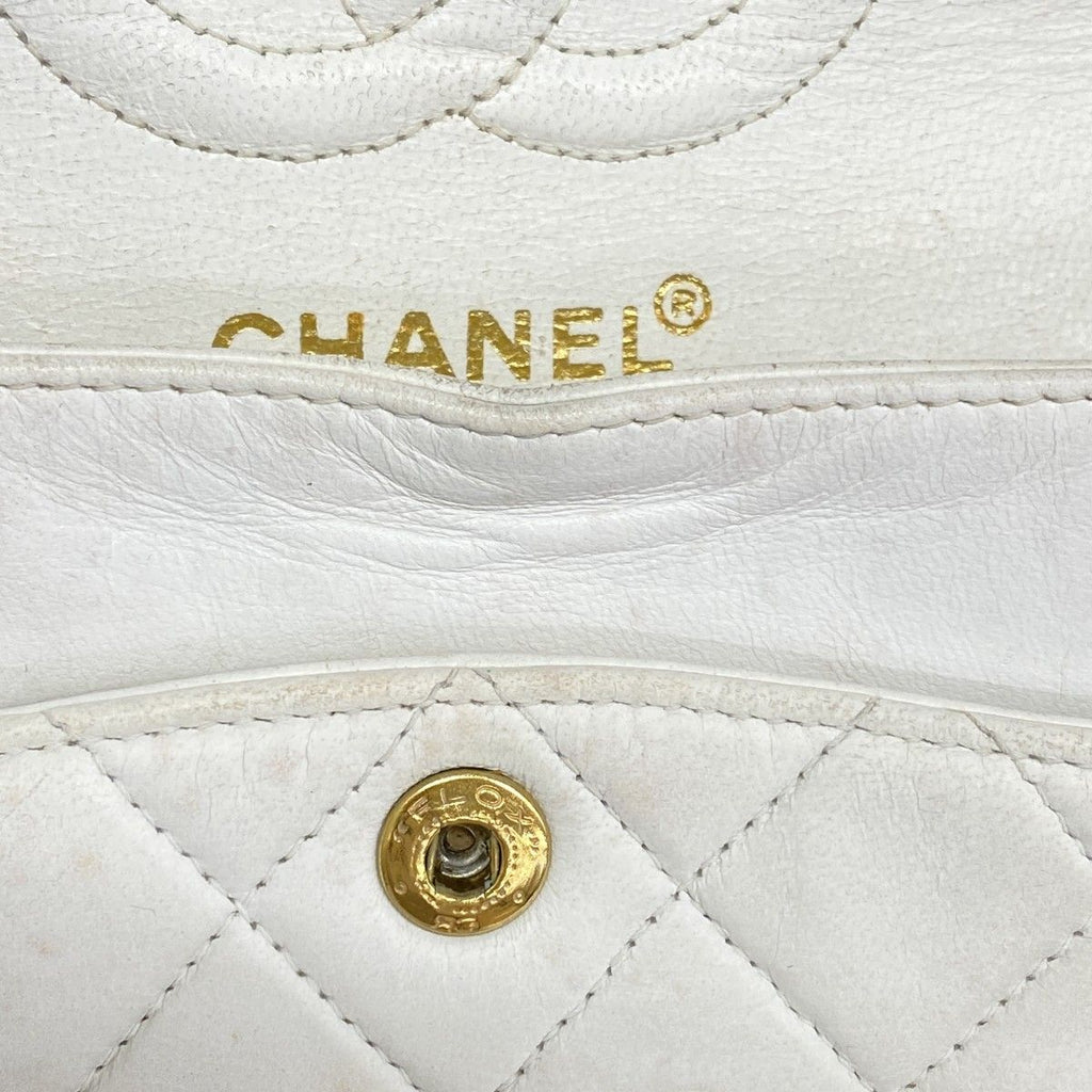 Chanel Shoulder Bag Quilted Lambskin White Gold — view 7