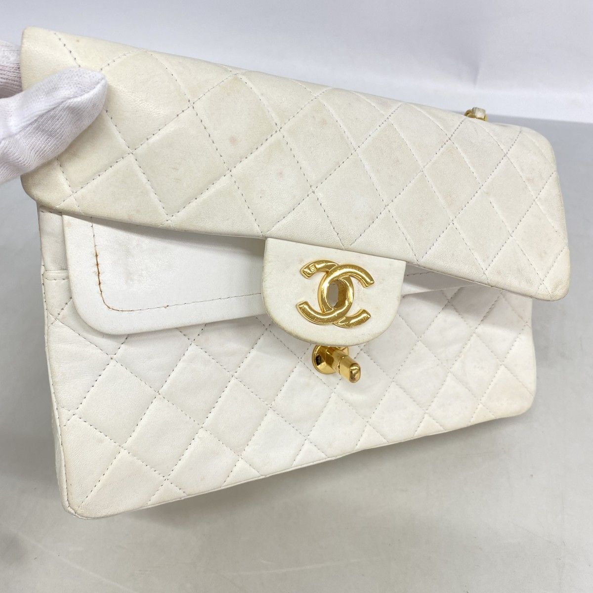 Chanel Shoulder Bag Quilted Lambskin White Gold — view 8