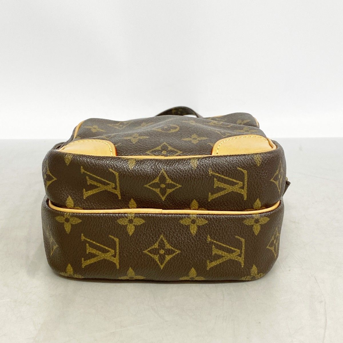 Louis Vuitton Shoulder Bag Monogram Amazon Brown — view 3