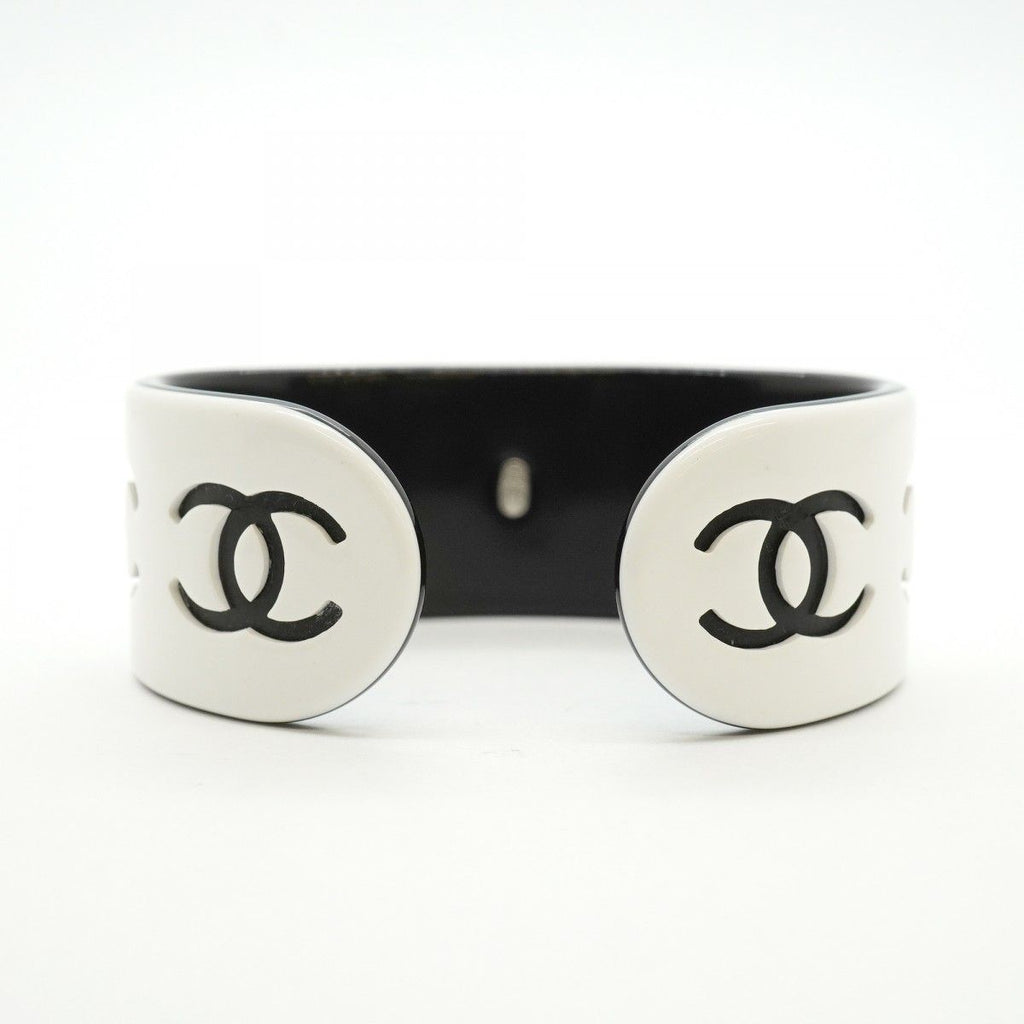 Chanel Bangle CC Logo Plastic White Black Cles Bracelet — view 4