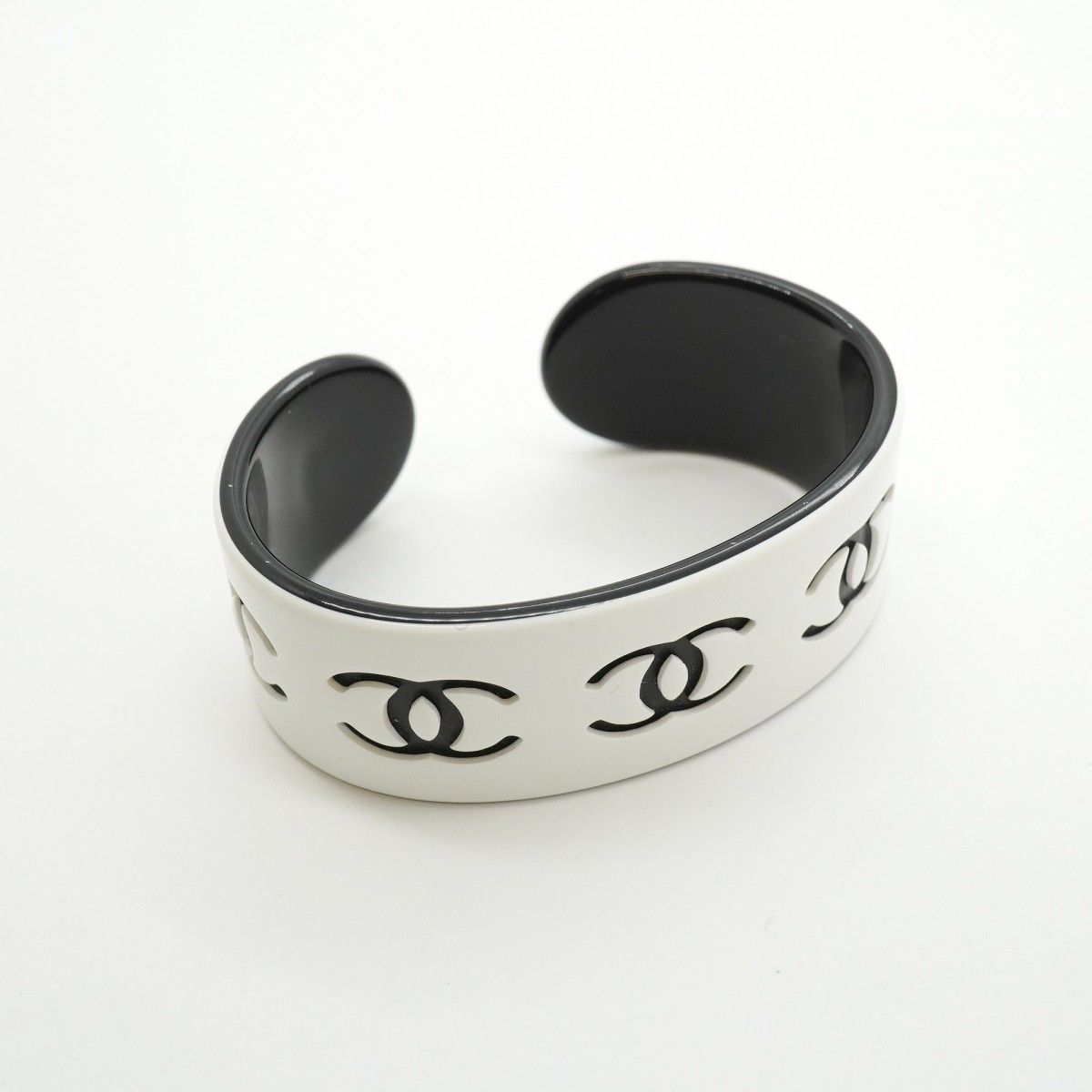 Chanel Bangle CC Logo Plastic White Black Cles Bracelet — view 2