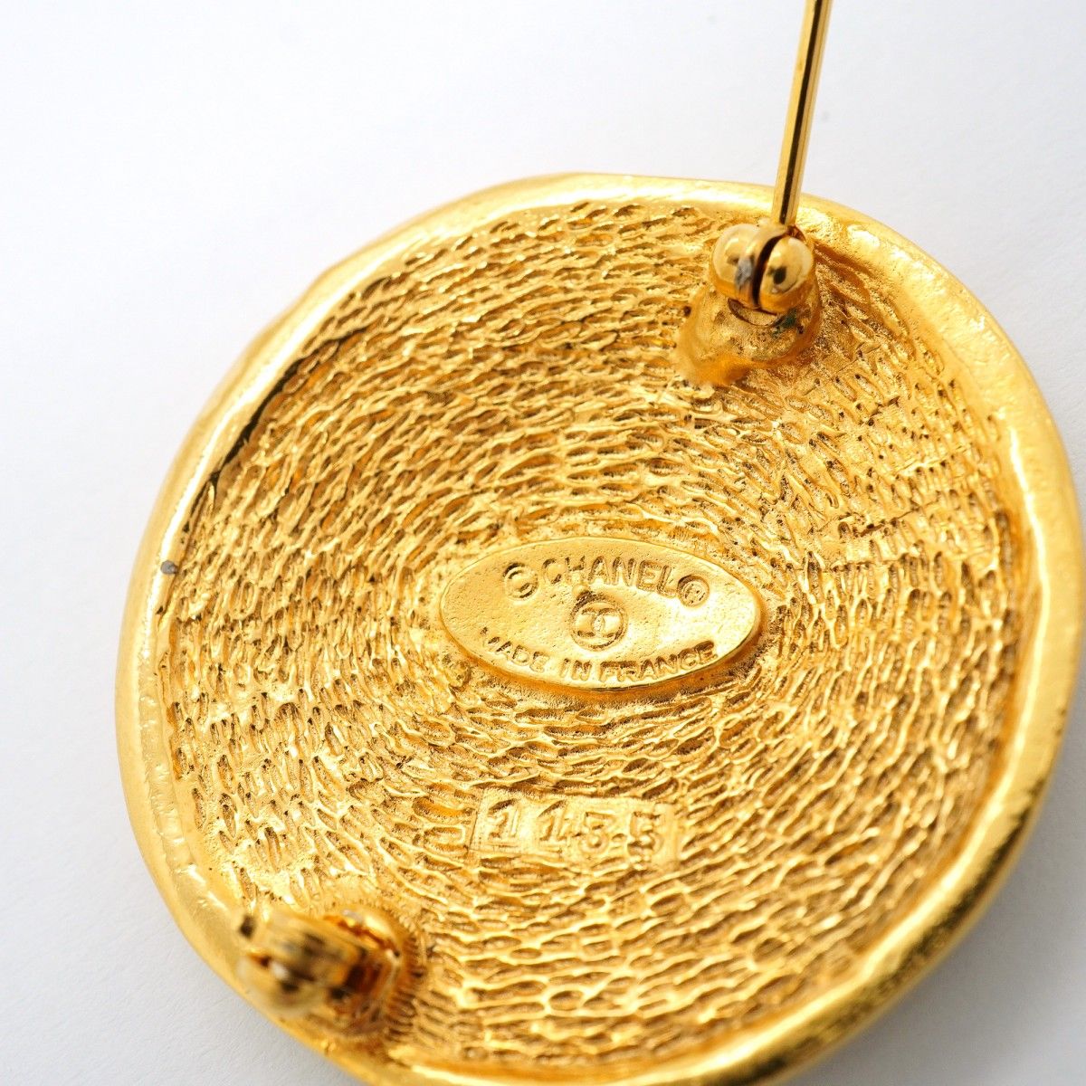 Chanel Brooch Vintage Logo Cambon Round — view 4