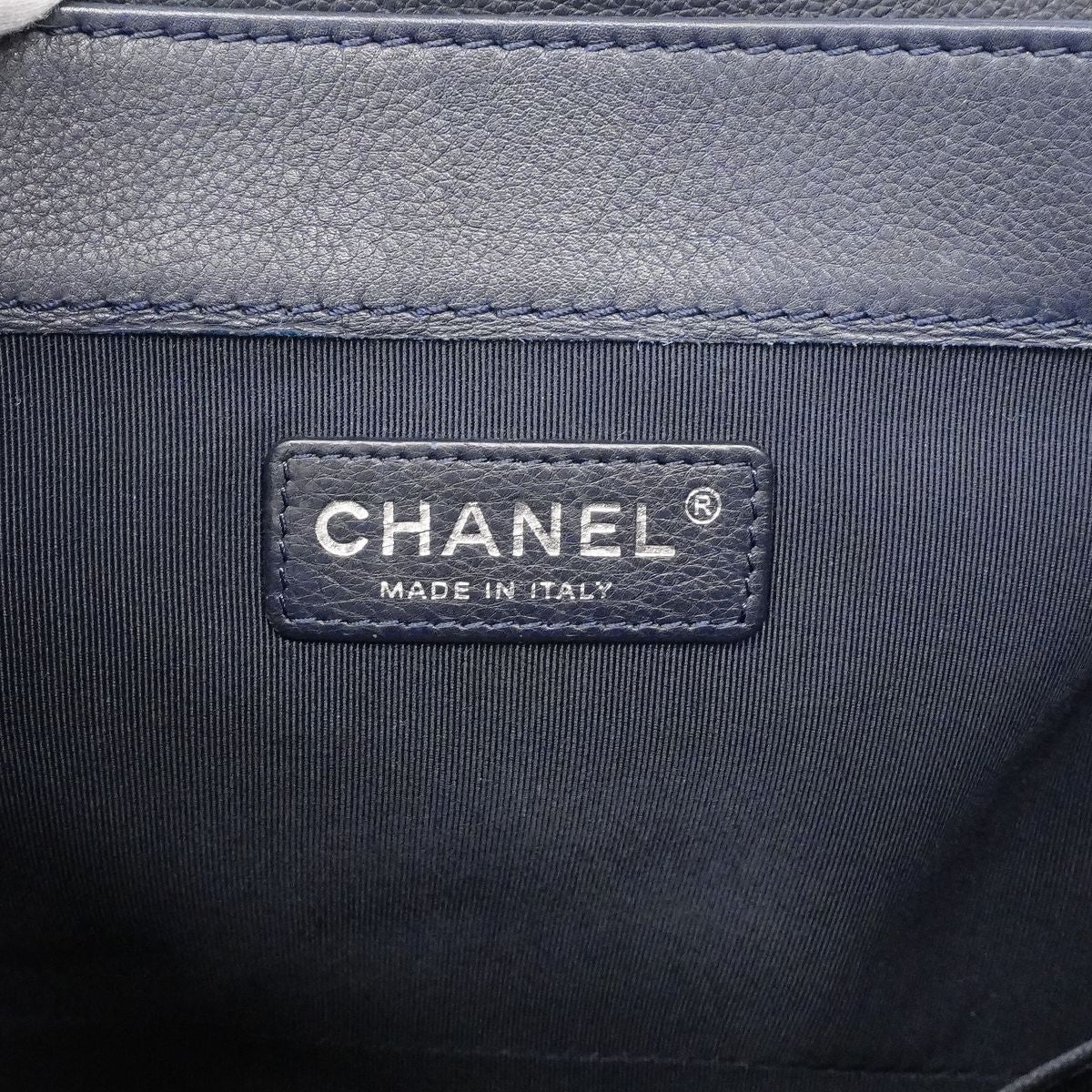 Chanel Shoulder Bag Boy Lambskin Navy Silver — view 5
