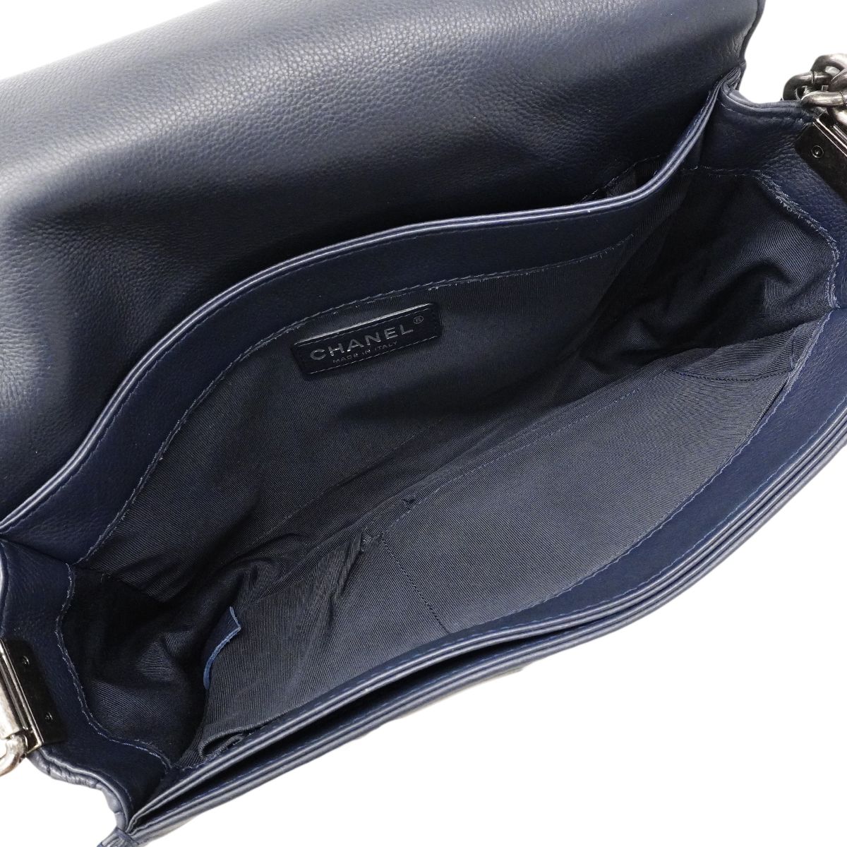 Chanel Shoulder Bag Boy Lambskin Navy Silver — view 4