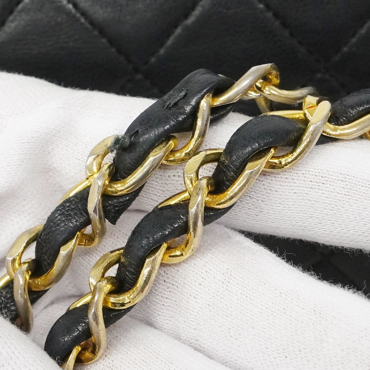 Chanel Shoulder Bag Quilted Lambskin Black Gold — view 9