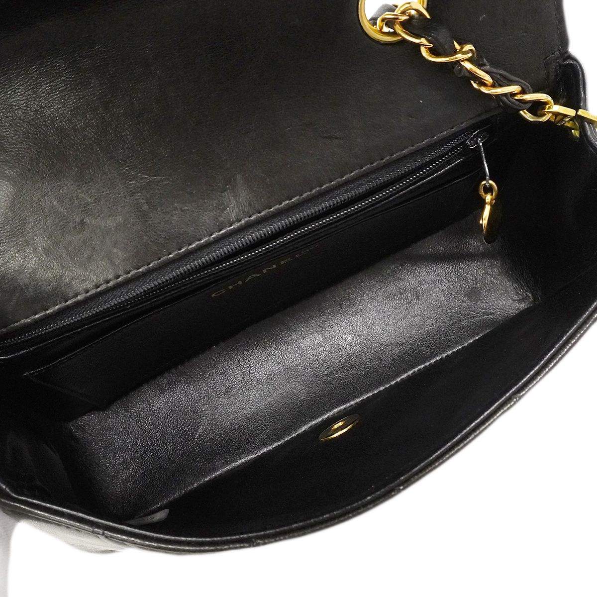 Chanel Shoulder Bag Diana Lambskin Black Gold — view 4