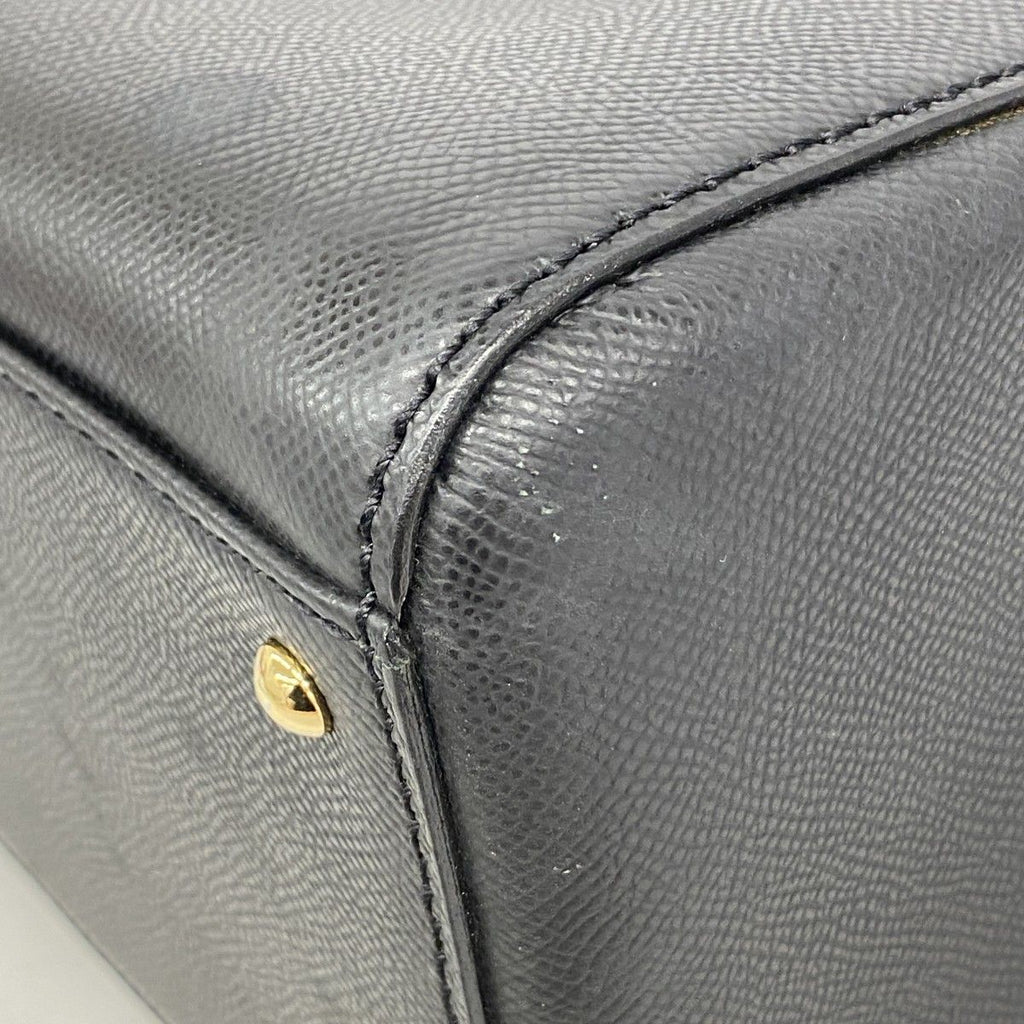 Chanel Tote Leather Black Gold — view 8