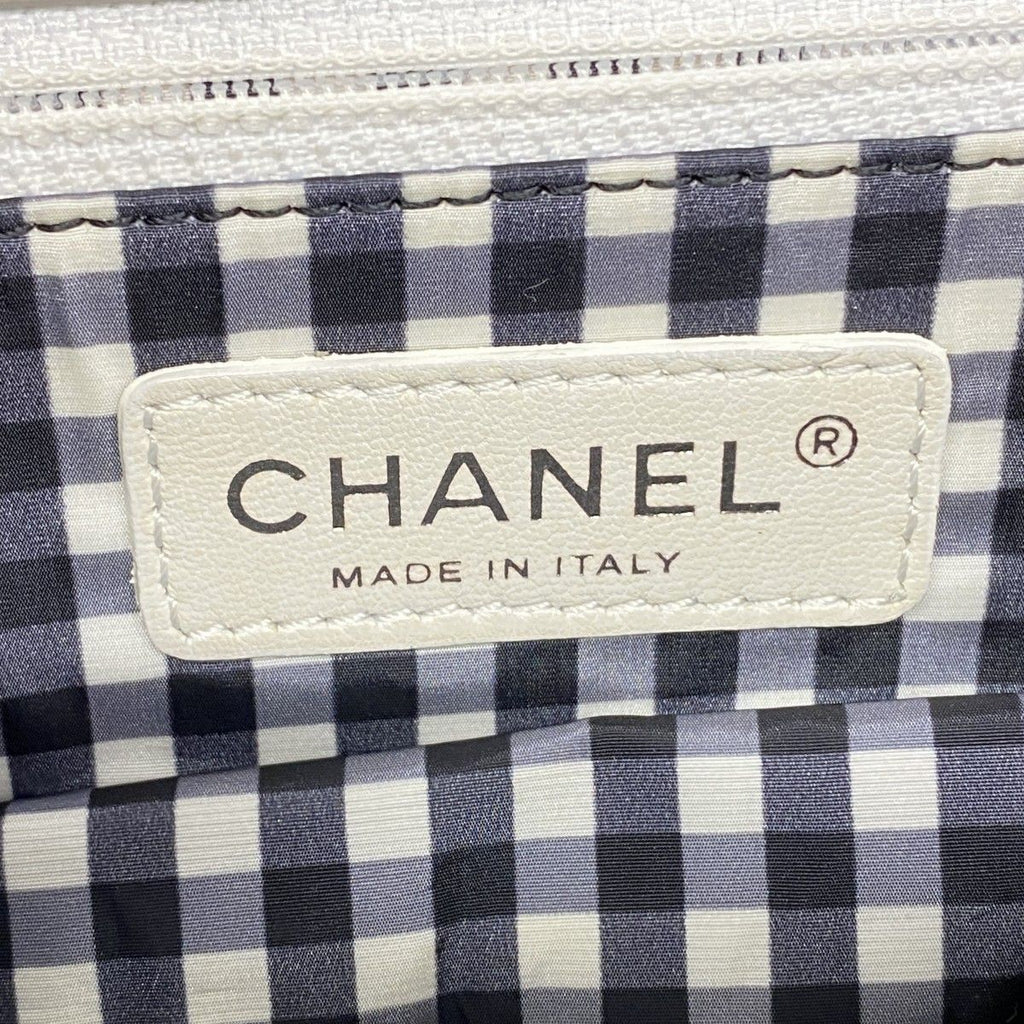Chanel Shoulder Bag Quilted Patent Leather Gray Silver — view 5