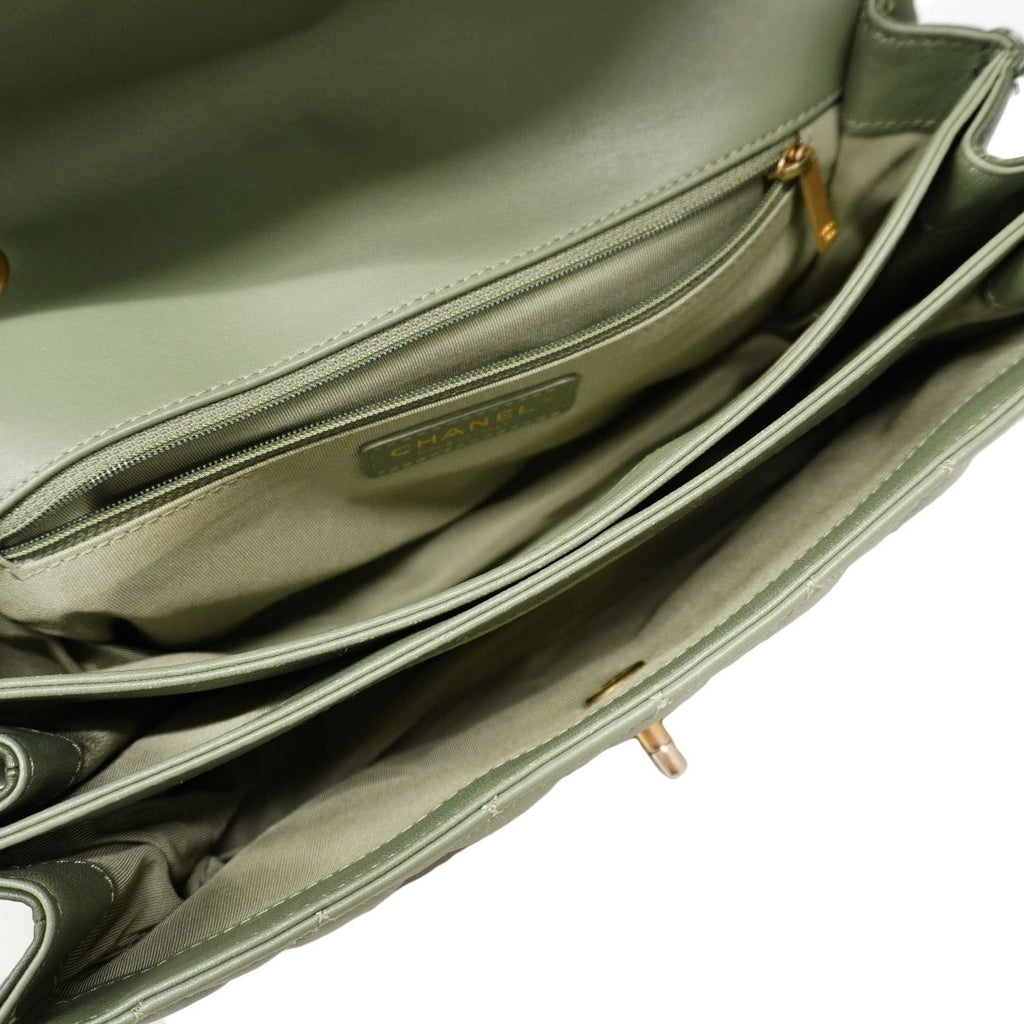 Chanel Shoulder Bag Quilted Lambskin Green Gold — view 4